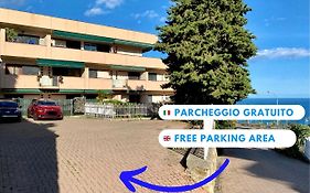 Free Parking-Sea View, With Pool & Garden